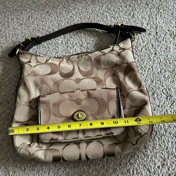 Coach vintage Y2K Legacy Courtney Signature hobo shoulder bag - Picture 4 of 6